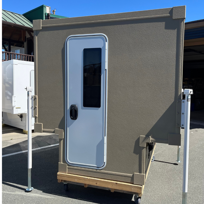 TOTAL COMPOSITES | WOLF 6.5' [Slide-in Camper Shell]