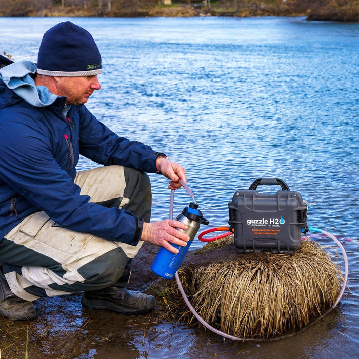 Guzzle H2O Stream (système portable de purification d'eau UV et bloc de carbone)