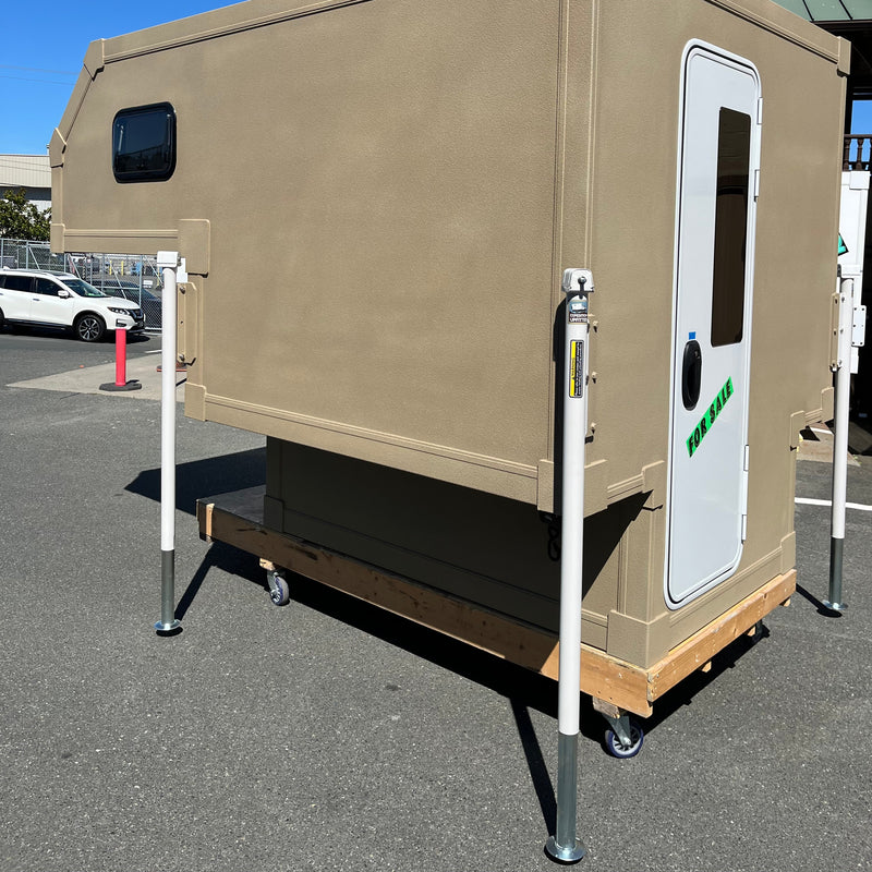 Manual Truck Camper Jack Set – 2,500 lb Capacity | Expedition Upfitter