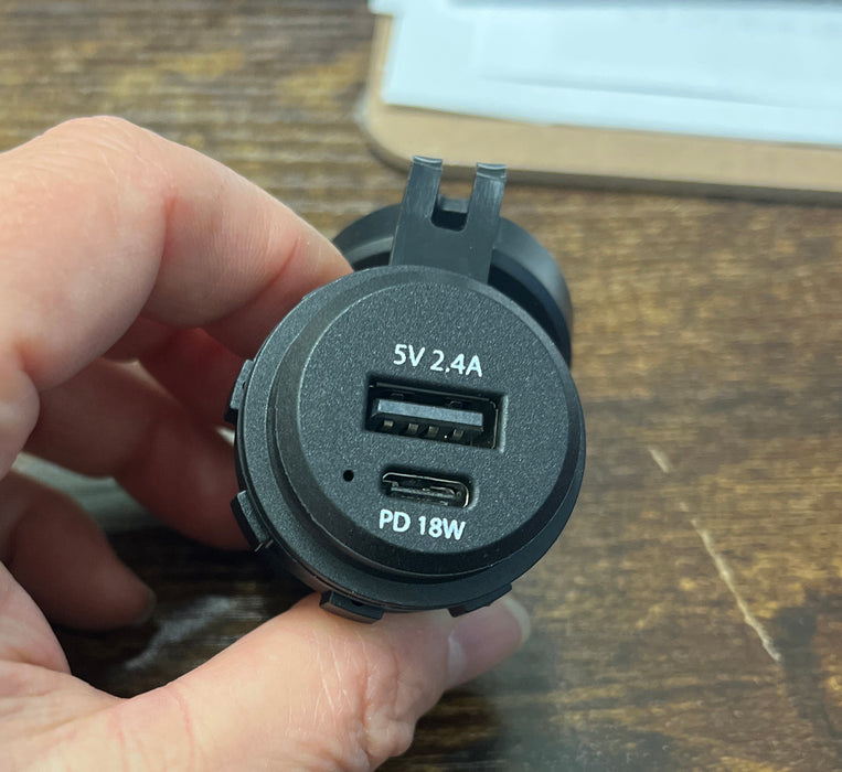 [EX-UP] Socket Charger USB 1A + Type C - 18w Marine Grade