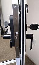3 point locking system for door