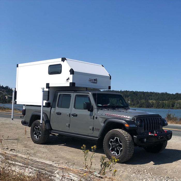 Total Composites - Lynx 7' Slide in Truck Camper Shell (Toyota Tacoma / Jeep Gladiator)